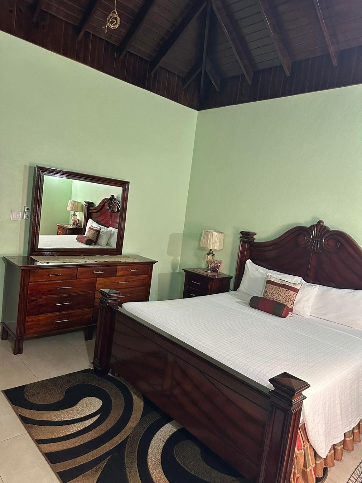White House By White River Ocho Rios Exterior photo