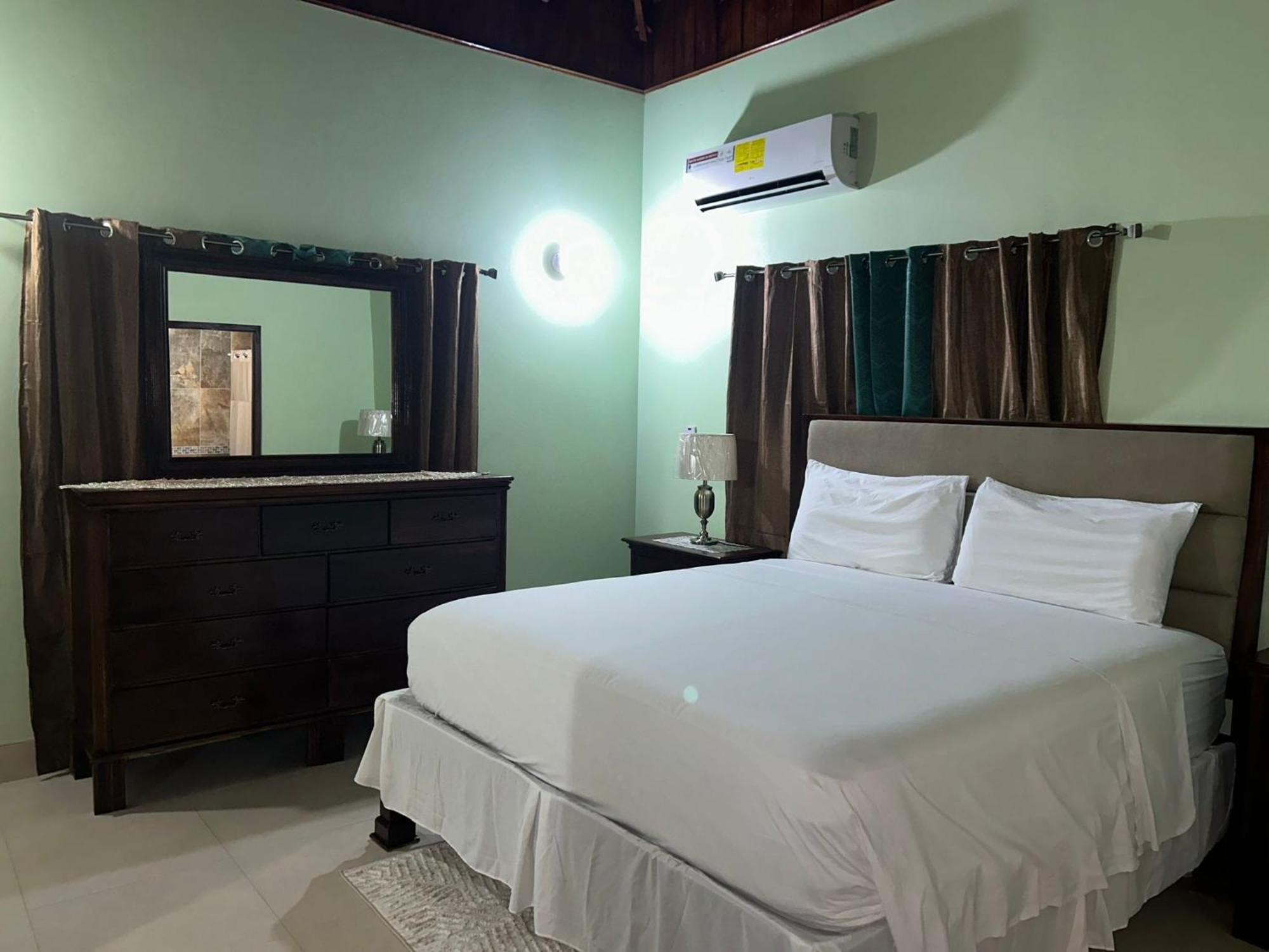White House By White River Ocho Rios Exterior photo