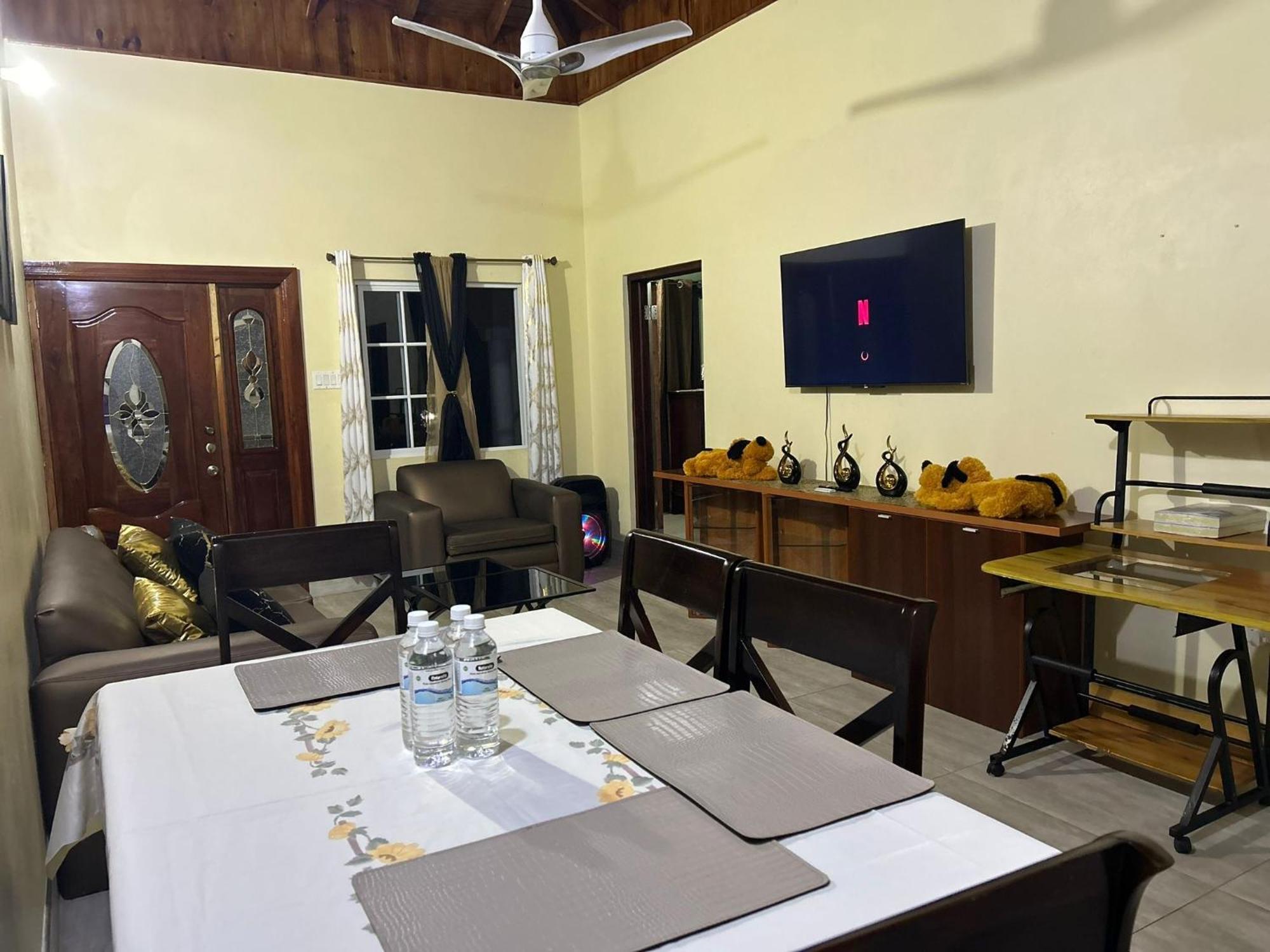 White House By White River Ocho Rios Exterior photo