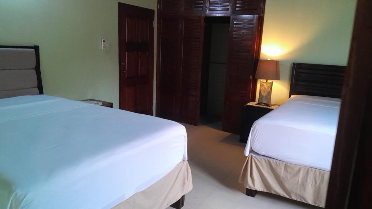 White House By White River Ocho Rios Exterior photo